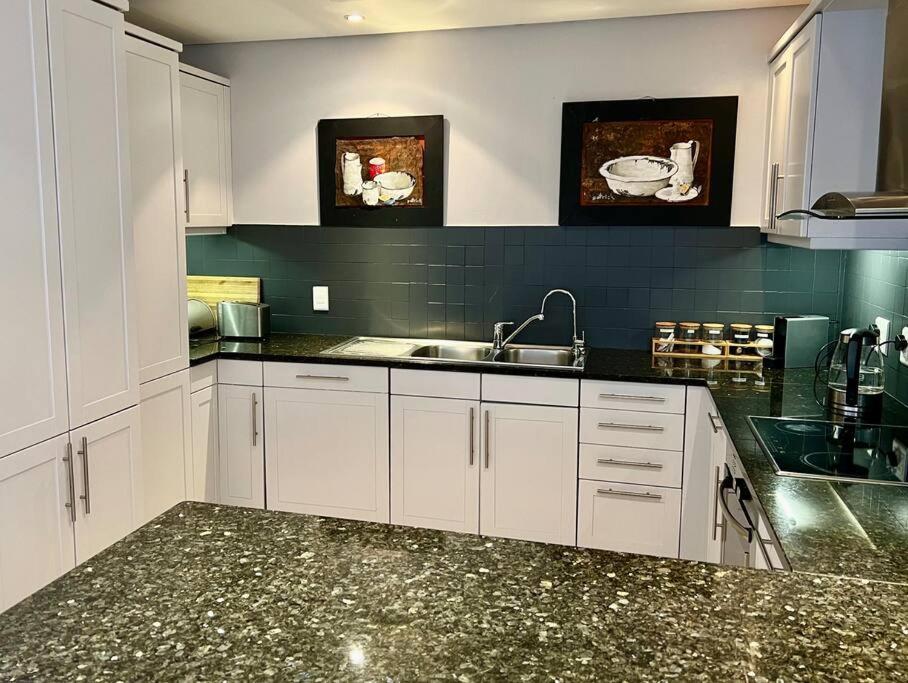 Parama 003 Secure, Luxurious Waterfront Apartment 开普敦 外观 照片